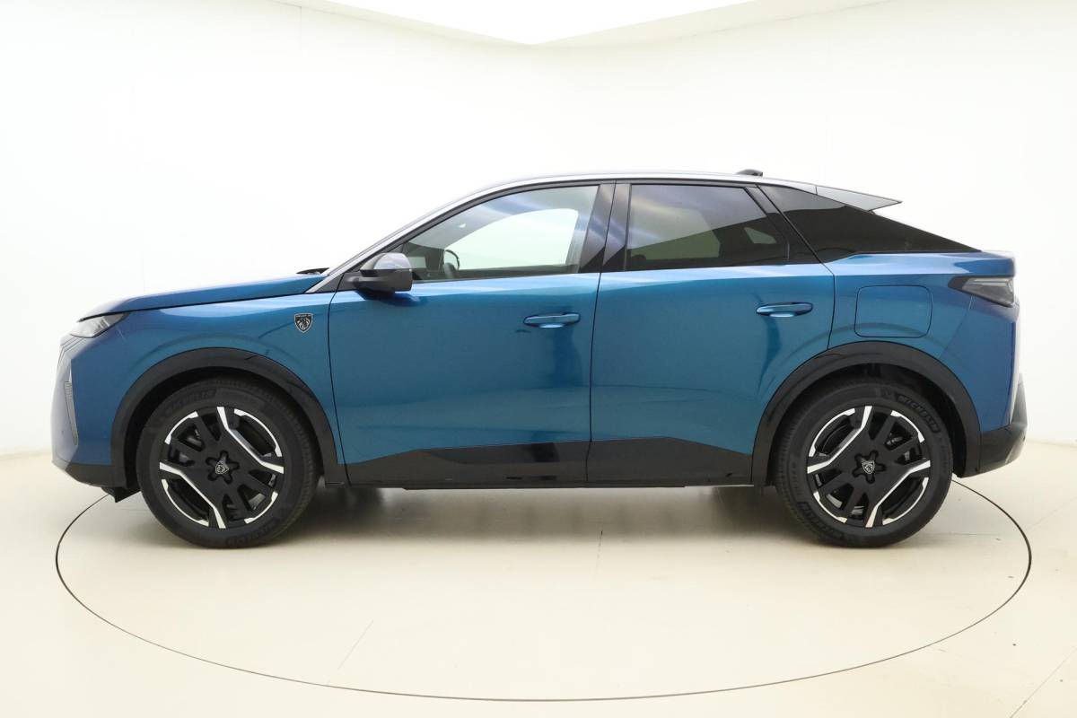Peugeot e-3008 Peugeot e-3008 GT Avantage 210 73 kWh | Stoelverwarming voor/achter | 360 graden camera | Lederen/Alcantara bekleding | Apple/Android Carplay | Vehicle to load | Dodehoekdetectie | Autonomous emergency braking | Climate control | Memory seats | Stuurbediening | Navigatie