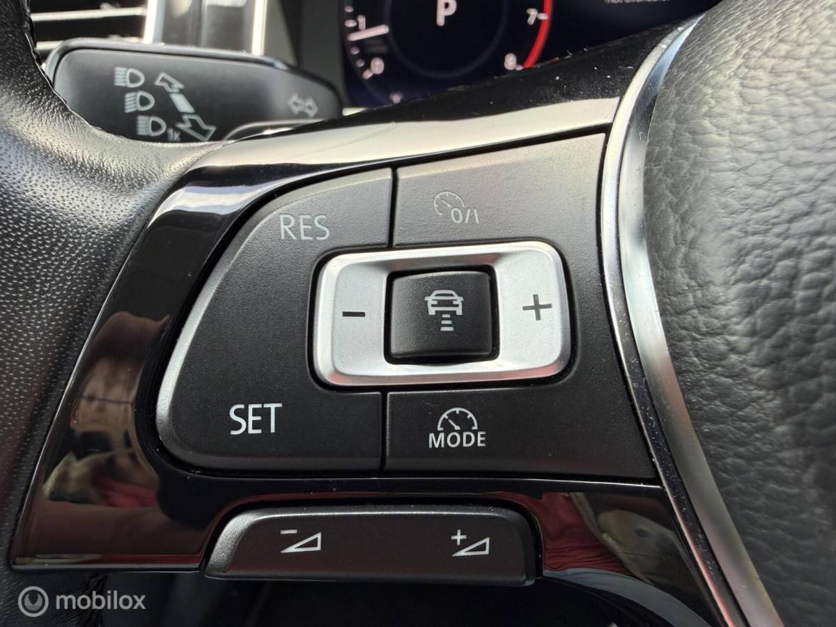 Volkswagen Golf VW Golf Highline 19” nieuwe velgen+banden/Dynaudio/Trekhaak