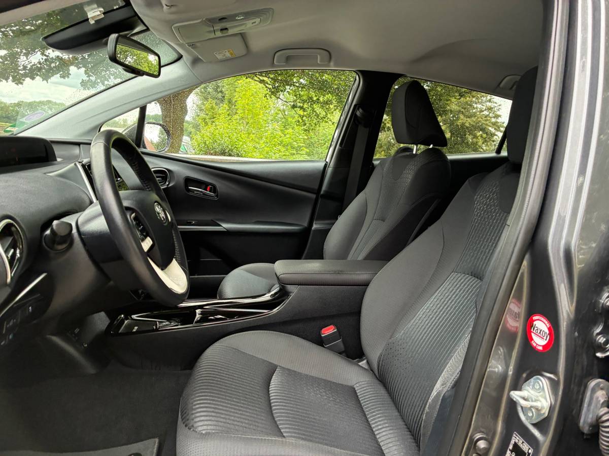 Toyota Prius Toyota Prius 1.8 Dynamic | Navi + Clima + Cruise + Camera + Nap nu € 16.975,-!!