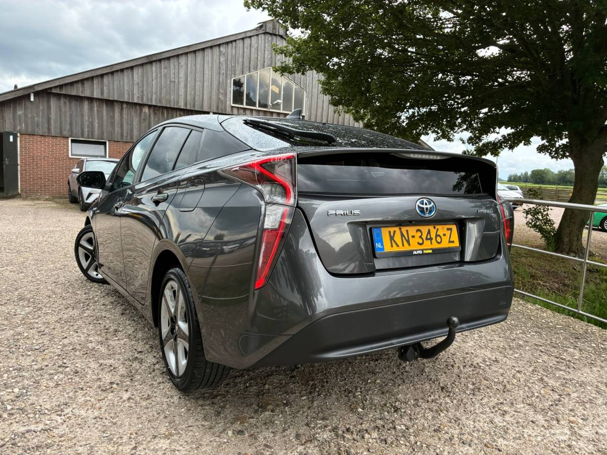 Toyota Prius Toyota Prius 1.8 Dynamic | Navi + Clima + Cruise + Camera + Nap nu € 16.975,-!!