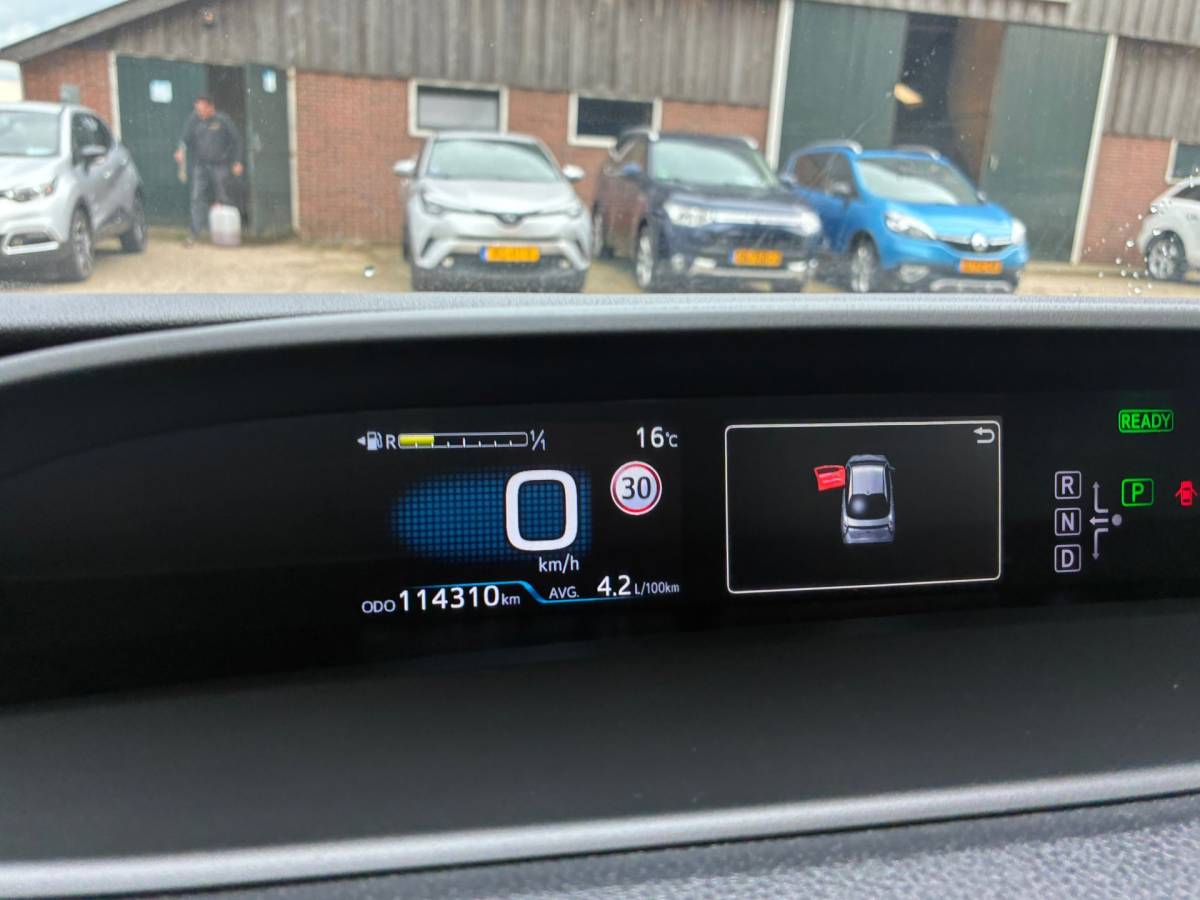 Toyota Prius Toyota Prius 1.8 Dynamic | Navi + Clima + Cruise + Camera + Nap nu € 16.975,-!!