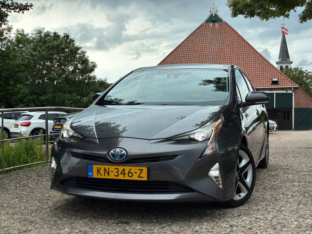 Toyota Prius Toyota Prius 1.8 Dynamic | Navi + Clima + Cruise + Camera + Nap nu € 16.975,-!!