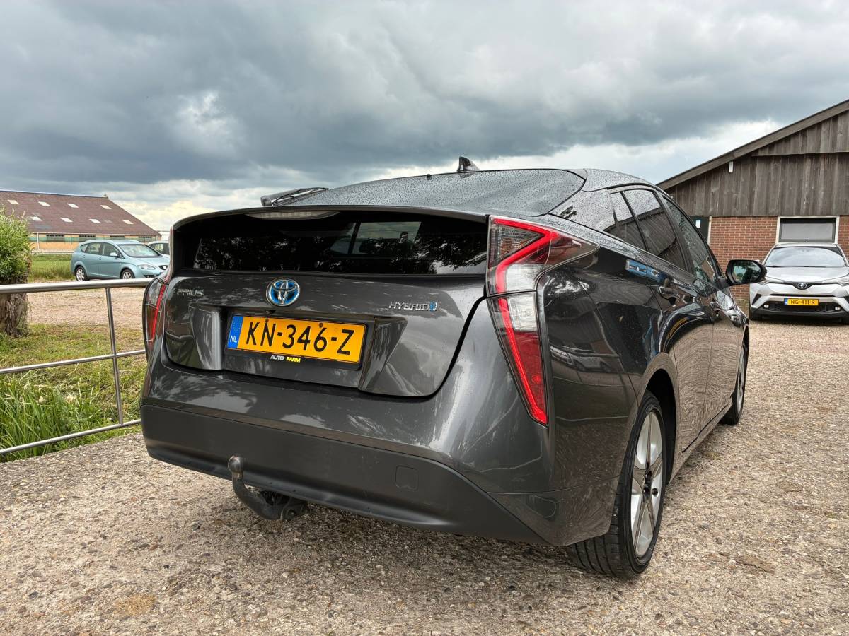 Toyota Prius Toyota Prius 1.8 Dynamic | Navi + Clima + Cruise + Camera + Nap nu € 16.975,-!!