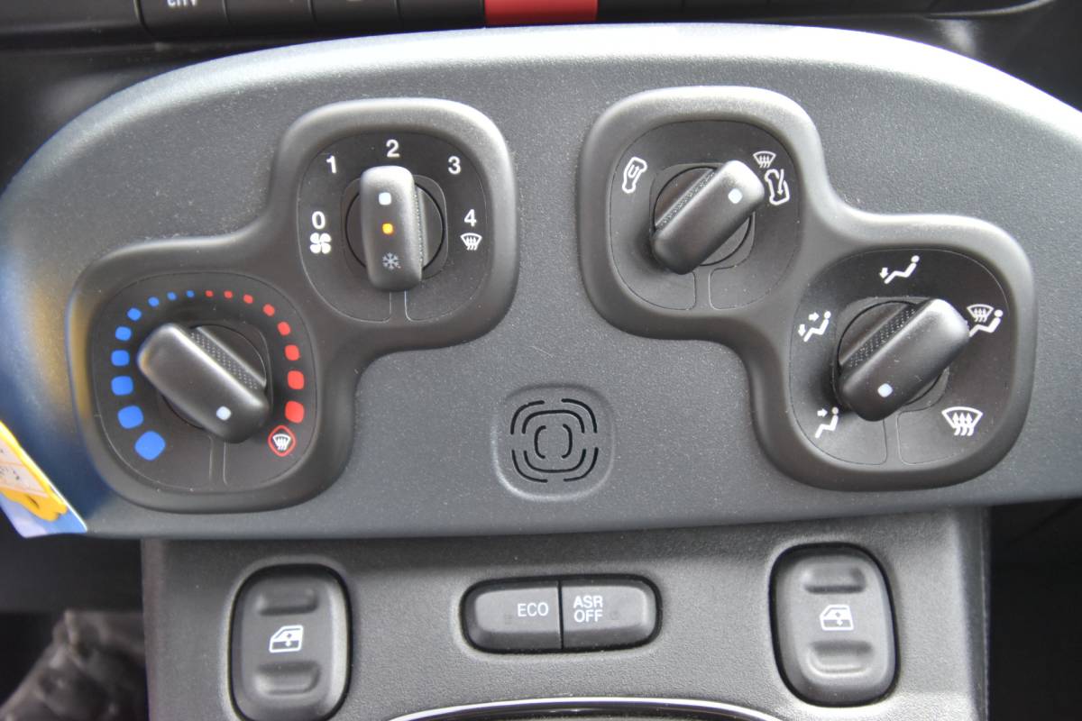 Fiat Panda Fiat Panda 0.9 TwinAir Popstar , TREKHAAK , EL VOOR , AIRCO , RCD SPELER