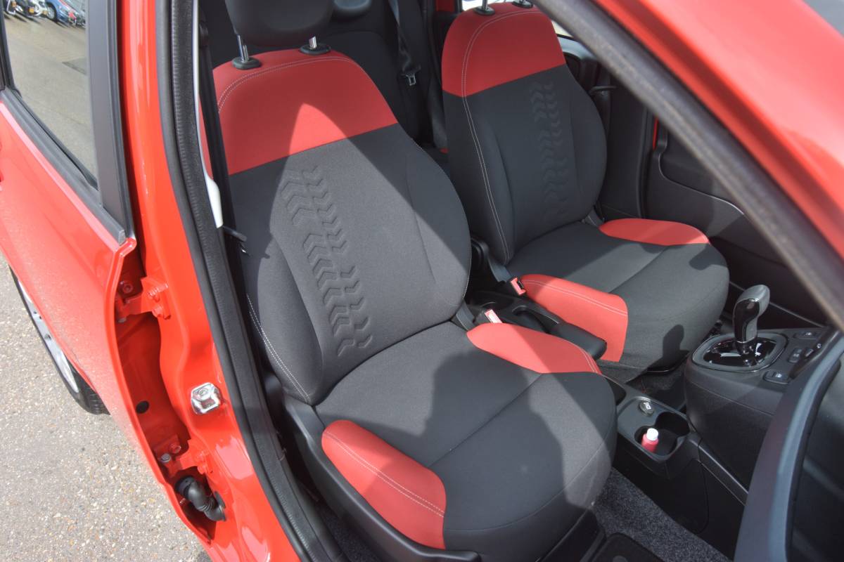 Fiat Panda Fiat Panda 0.9 TwinAir Popstar , TREKHAAK , EL VOOR , AIRCO , RCD SPELER