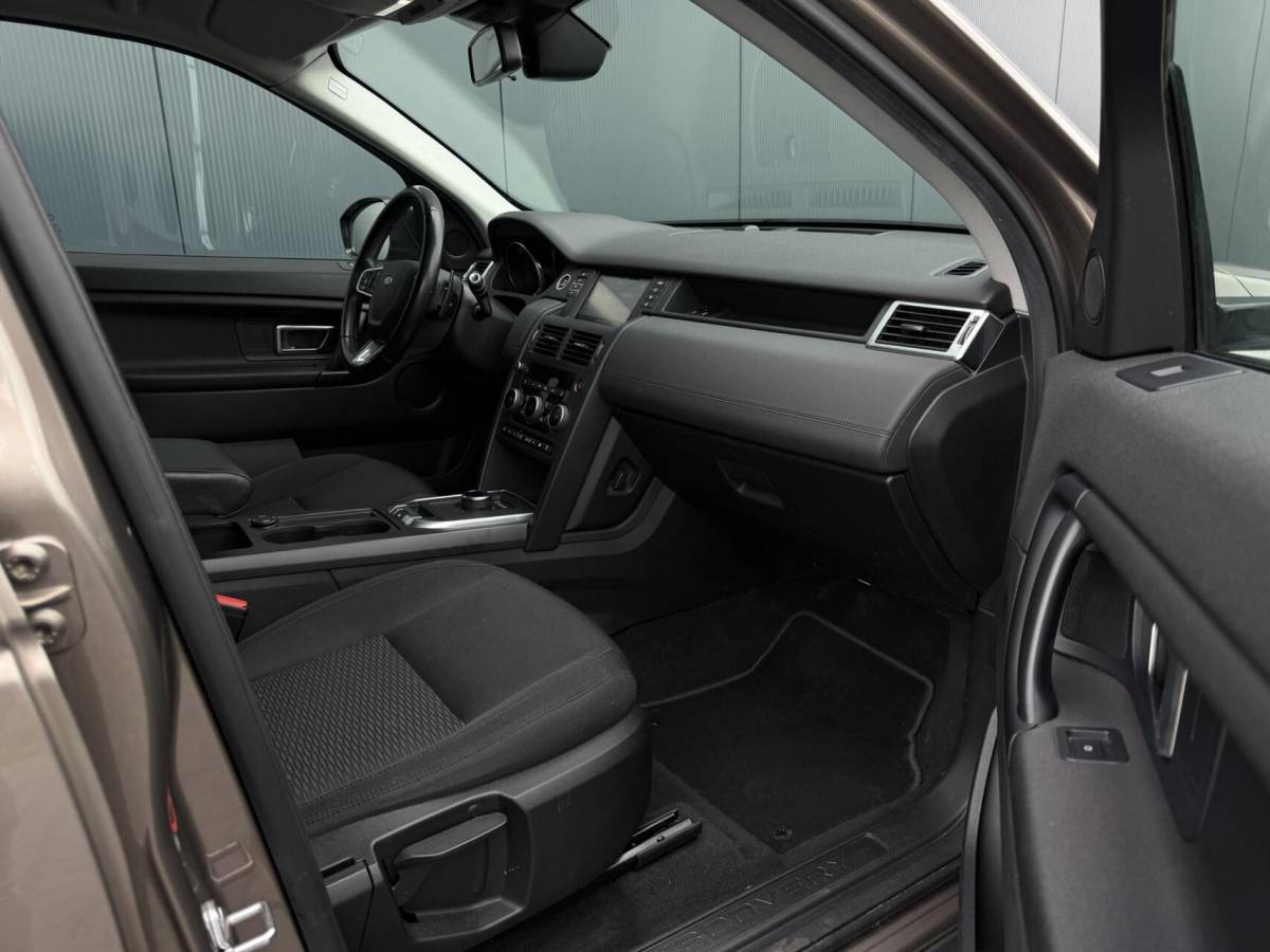 Land Rover Discovery Sport Land Rover Discovery Sport 2.0 TD4 Grijs Kenteken – Xenon – Trekhaak