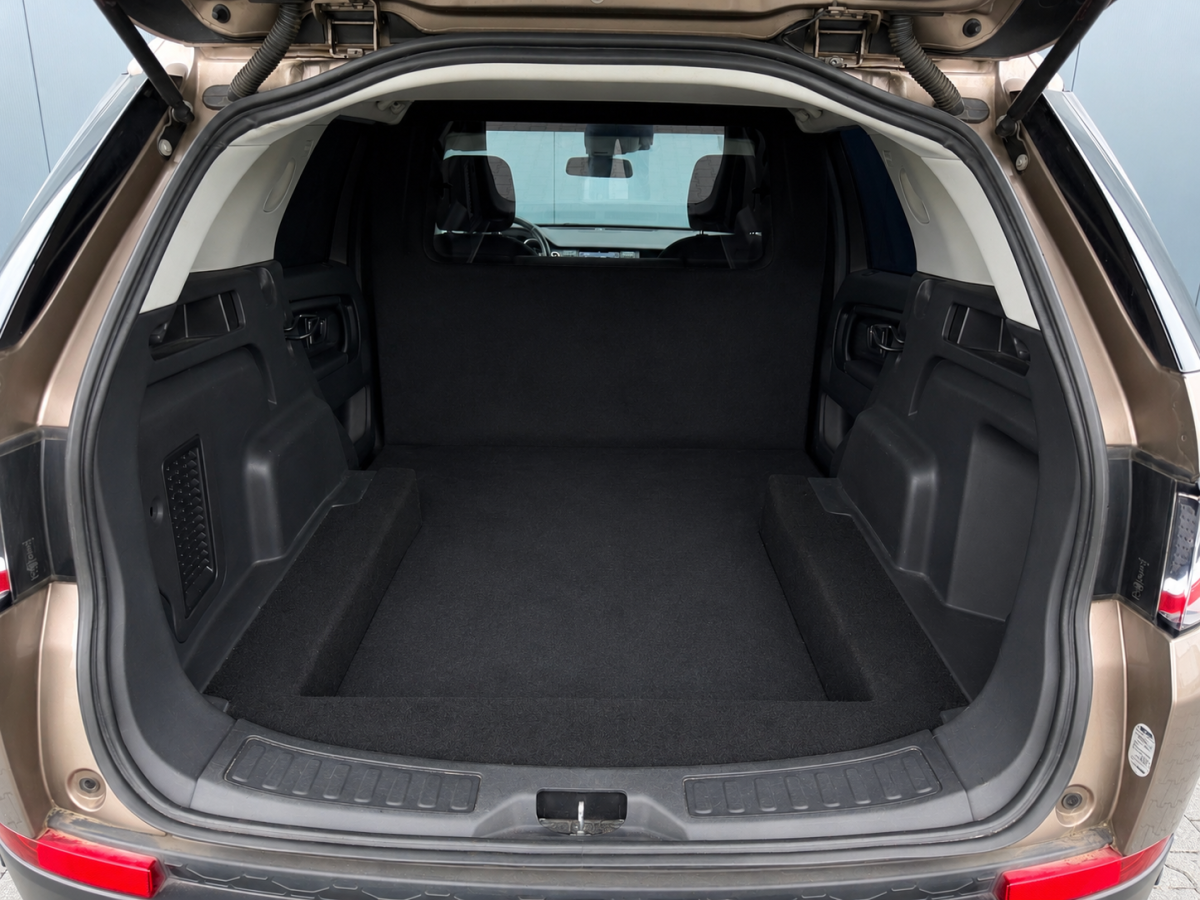 Land Rover Discovery Sport Land Rover Discovery Sport 2.0 TD4 Grijs Kenteken – Xenon – Trekhaak