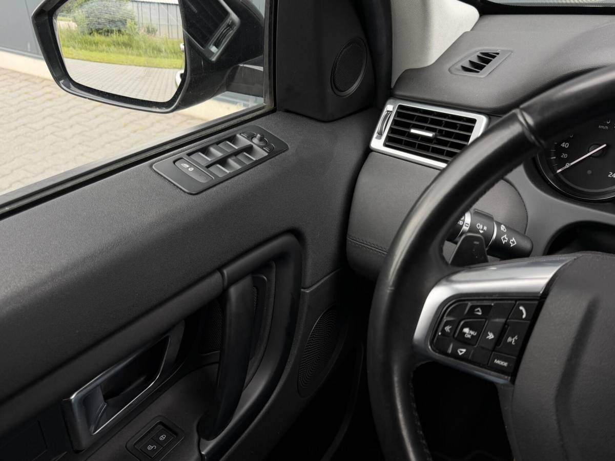 Land Rover Discovery Sport Land Rover Discovery Sport 2.0 TD4 Grijs Kenteken – Xenon – Trekhaak