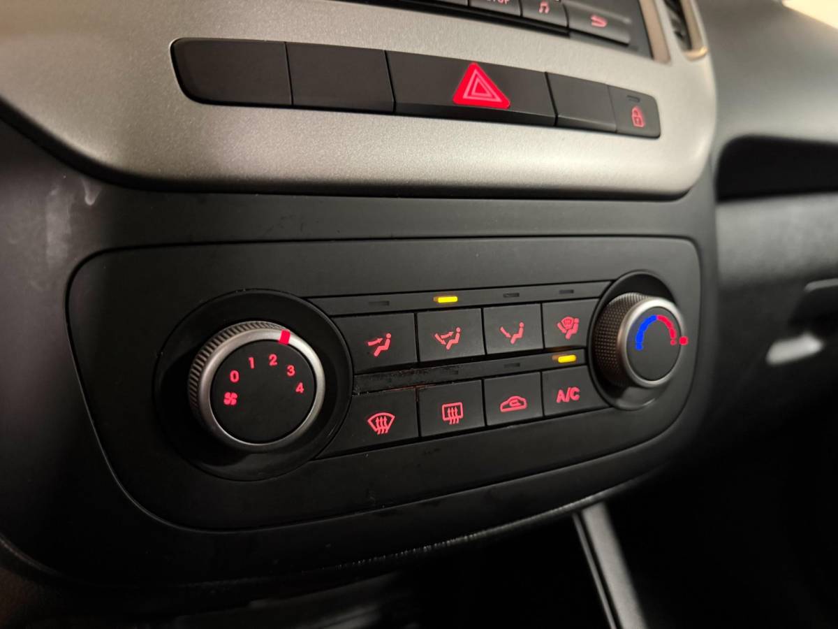 Kia Venga Kia Venga 1.4 CVVT ComfortLine *Trekhaak* Airco|All-seasons|APK 2027|NAP