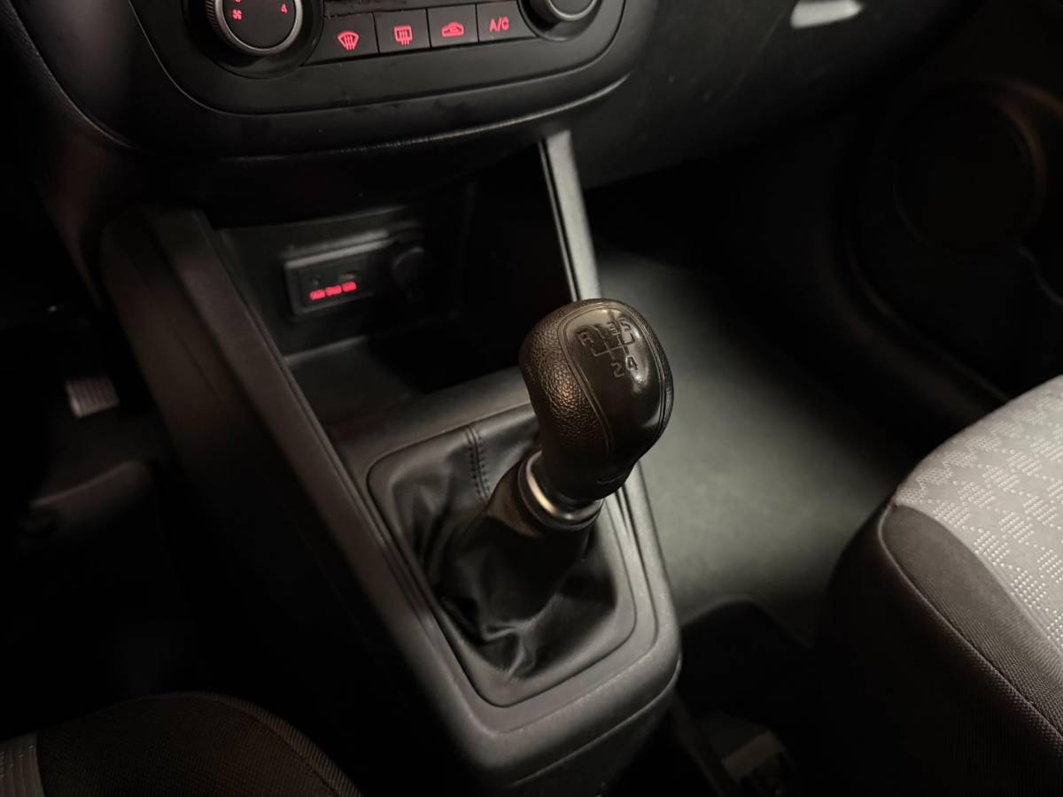 Kia Venga Kia Venga 1.4 CVVT ComfortLine *Trekhaak* Airco|All-seasons|APK 2027|NAP