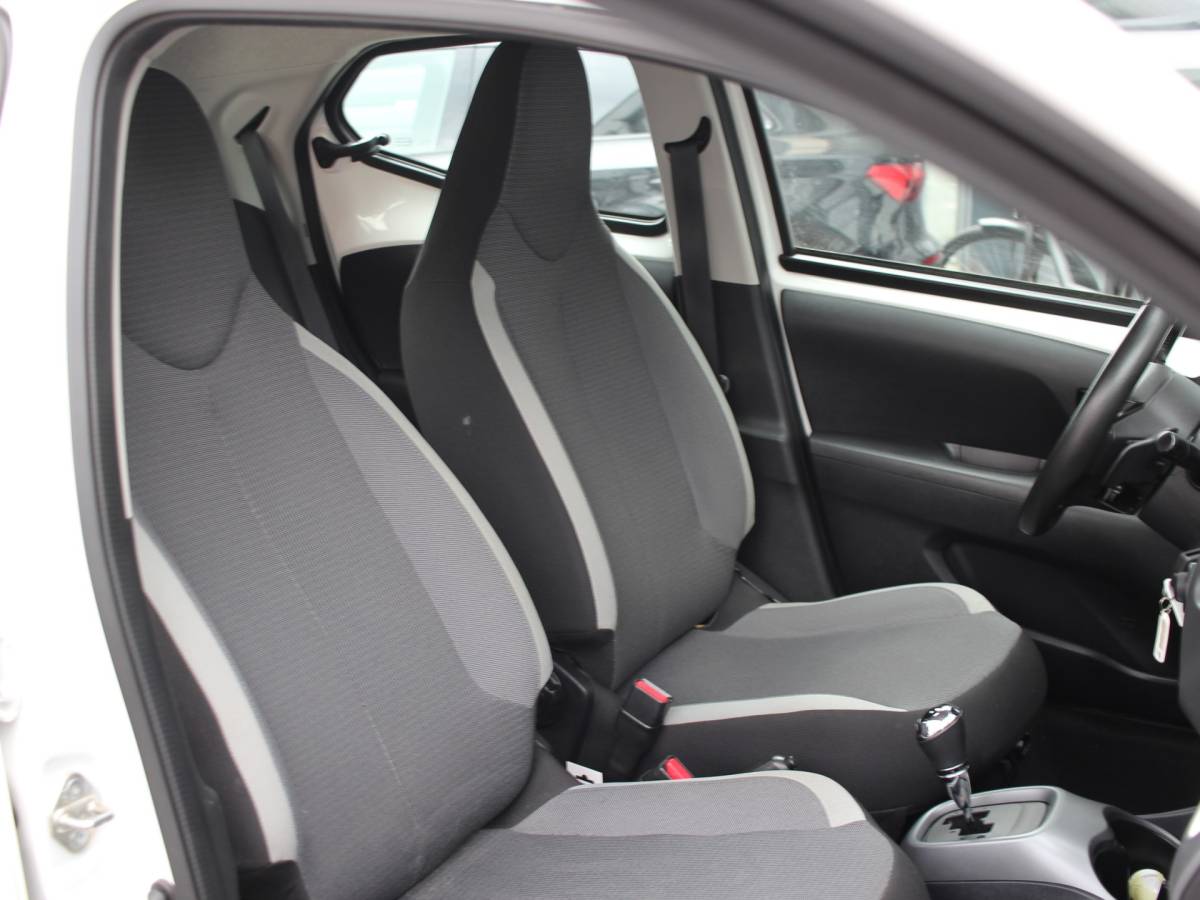Toyota Aygo Toyota Aygo 1.0 VVT-i x-play CARPLAY, CAMERA, AUTOMAAT, BTW AUTO