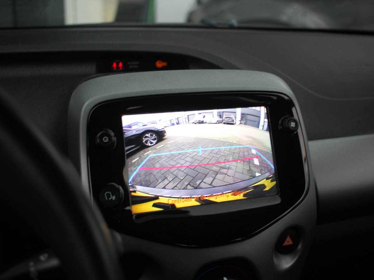 Toyota Aygo Toyota Aygo 1.0 VVT-i x-play CARPLAY, CAMERA, AUTOMAAT, BTW AUTO