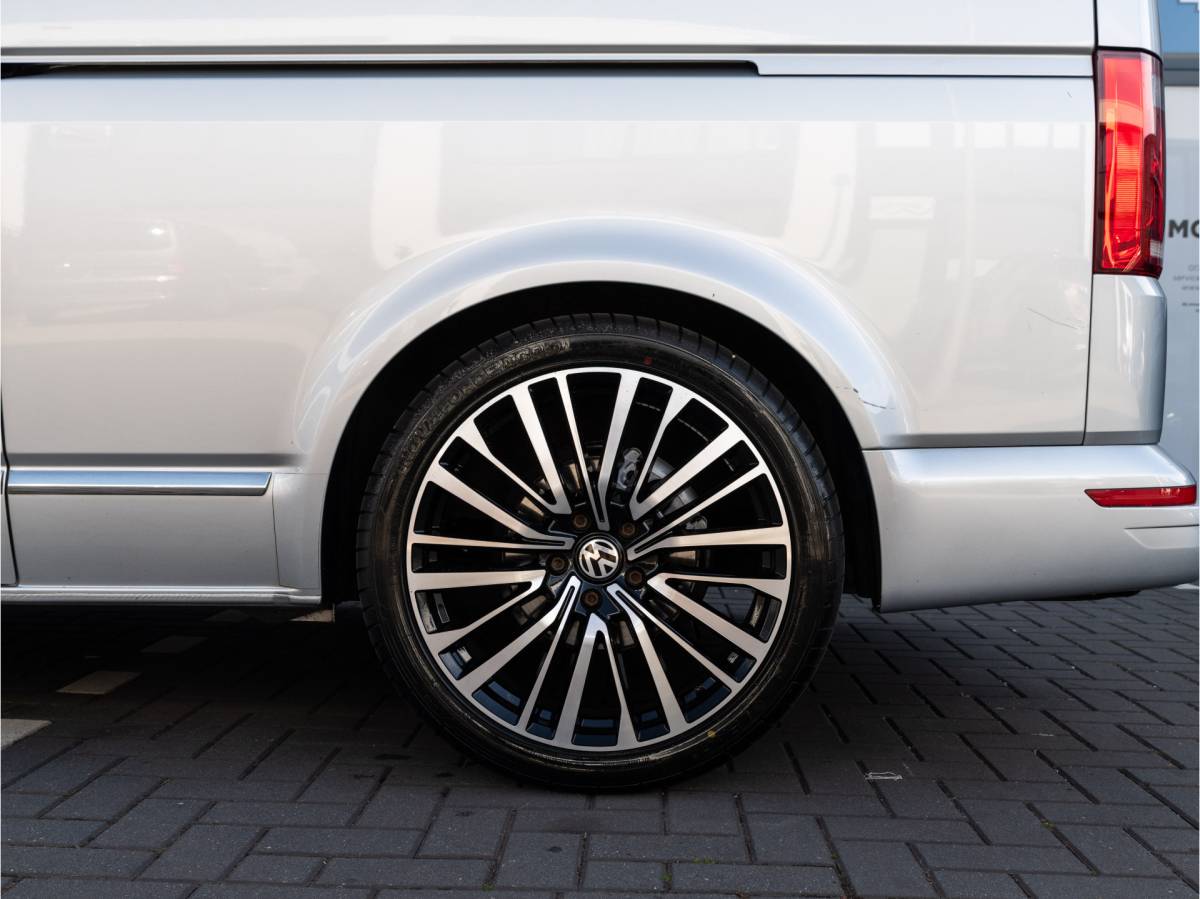 Volkswagen Transporter Volkswagen Transporter L2H1 DC Caravelle 2.0 TDI Highline lang DSG, BULLI, LEDER, CARPLAY, 20INCH, VOL