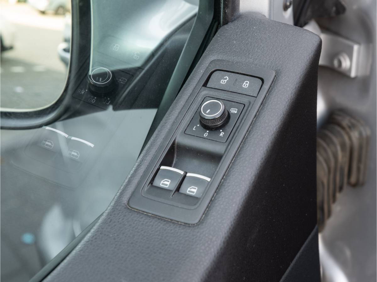 Volkswagen Transporter Volkswagen Transporter L2H1 DC Caravelle 2.0 TDI Highline lang DSG, BULLI, LEDER, CARPLAY, 20INCH, VOL