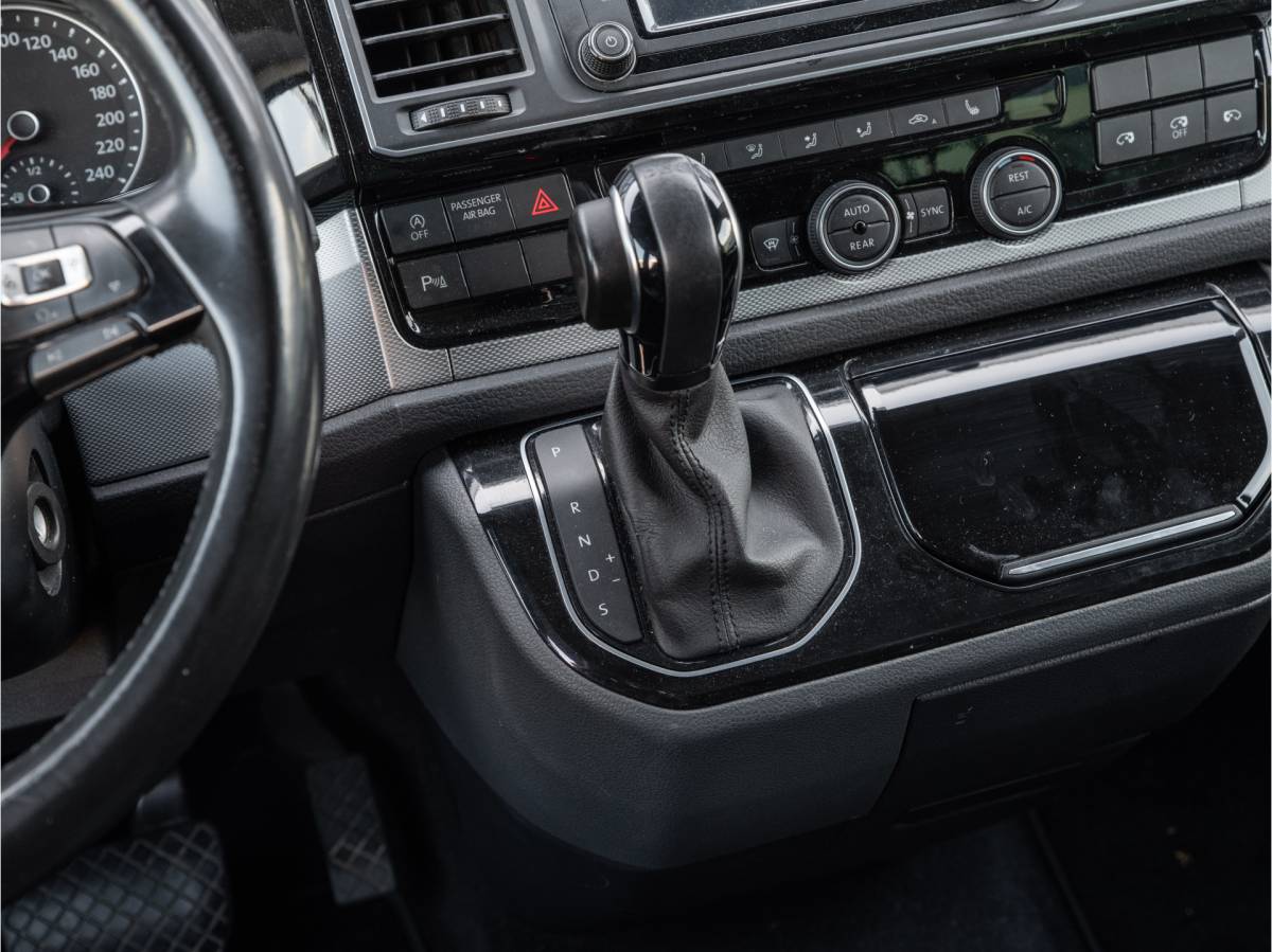 Volkswagen Transporter Volkswagen Transporter L2H1 DC Caravelle 2.0 TDI Highline lang DSG, BULLI, LEDER, CARPLAY, 20INCH, VOL