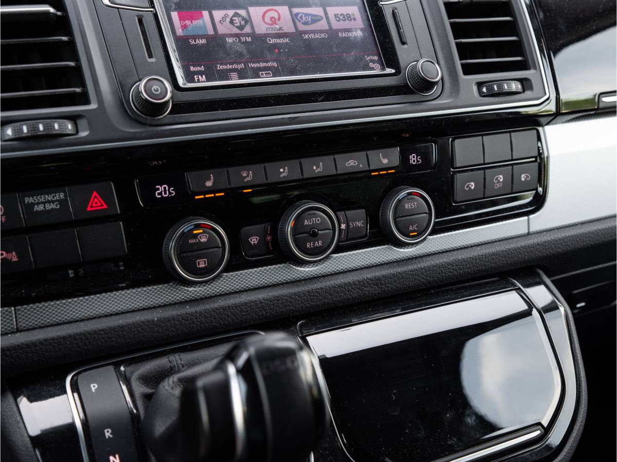 Volkswagen Transporter Volkswagen Transporter L2H1 DC Caravelle 2.0 TDI Highline lang DSG, BULLI, LEDER, CARPLAY, 20INCH, VOL