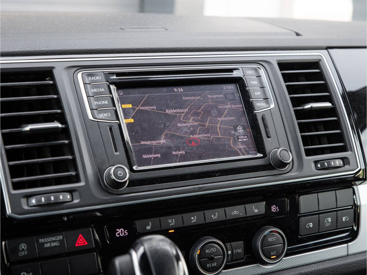 Volkswagen Transporter Volkswagen Transporter L2H1 DC Caravelle 2.0 TDI Highline lang DSG, BULLI, LEDER, CARPLAY, 20INCH, VOL