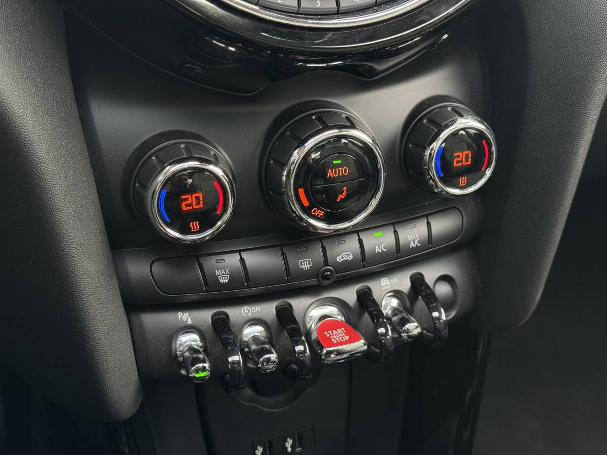 MINI Cooper MINI Mini 1.5 Cooper Business Edition PANO, CARPLAY, PDC, LED, 2019 FACELIFT