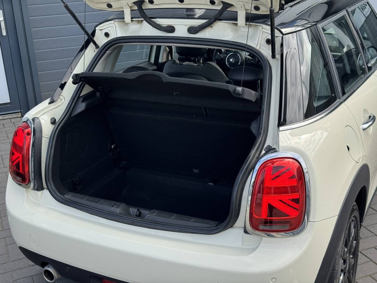 MINI Cooper MINI Mini 1.5 Cooper Business Edition PANO, CARPLAY, PDC, LED, 2019 FACELIFT