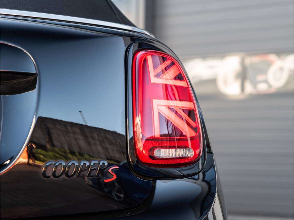 MINI Cooper S Cabrio MINI Mini Cabrio 2.0 Cooper S JCW SPORTSTOELEN, 18INCH, ADAPT CRUISE, AUTOMAAT