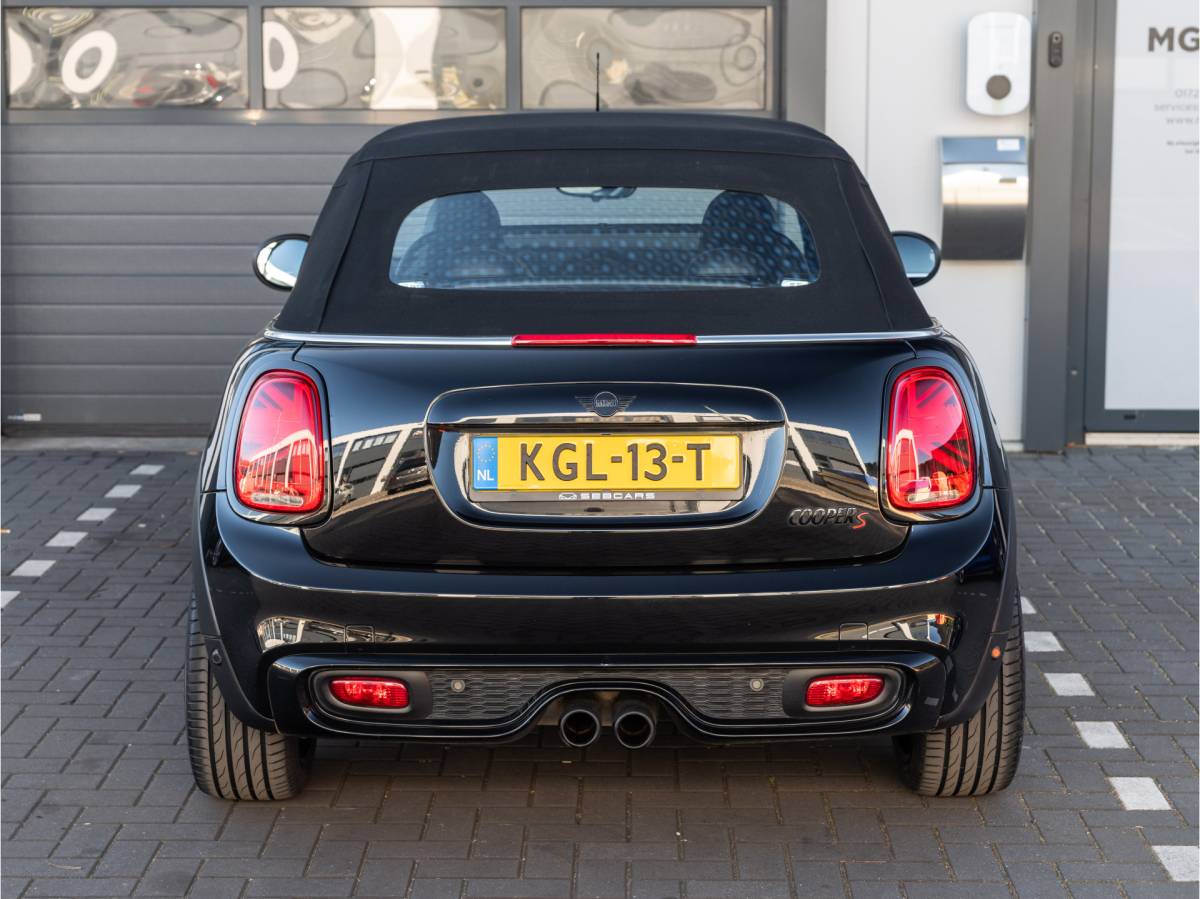 MINI Cooper S Cabrio MINI Mini Cabrio 2.0 Cooper S JCW SPORTSTOELEN, 18INCH, ADAPT CRUISE, AUTOMAAT