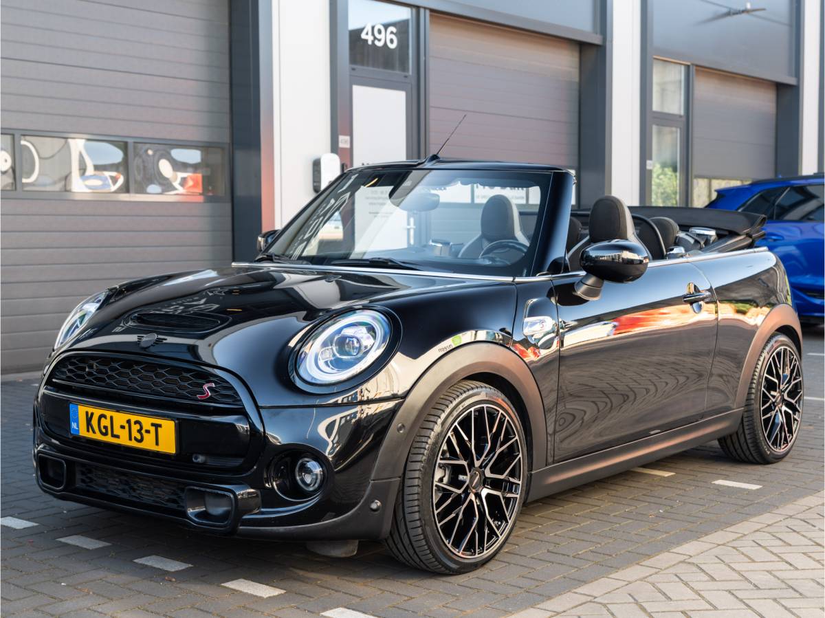 MINI Cooper S Cabrio MINI Mini Cabrio 2.0 Cooper S JCW SPORTSTOELEN, 18INCH, ADAPT CRUISE, AUTOMAAT