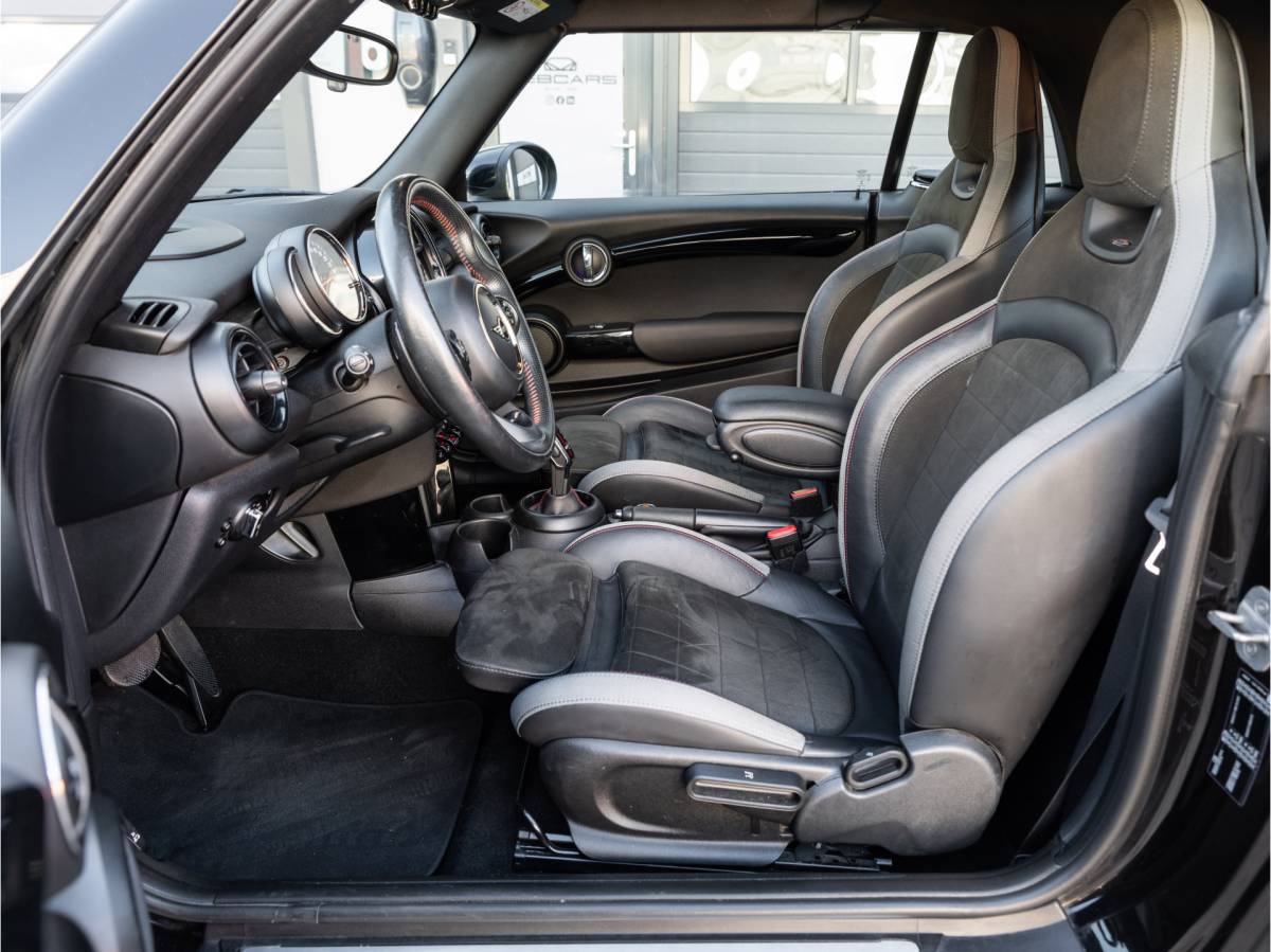 MINI Cooper S Cabrio MINI Mini Cabrio 2.0 Cooper S JCW SPORTSTOELEN, 18INCH, ADAPT CRUISE, AUTOMAAT