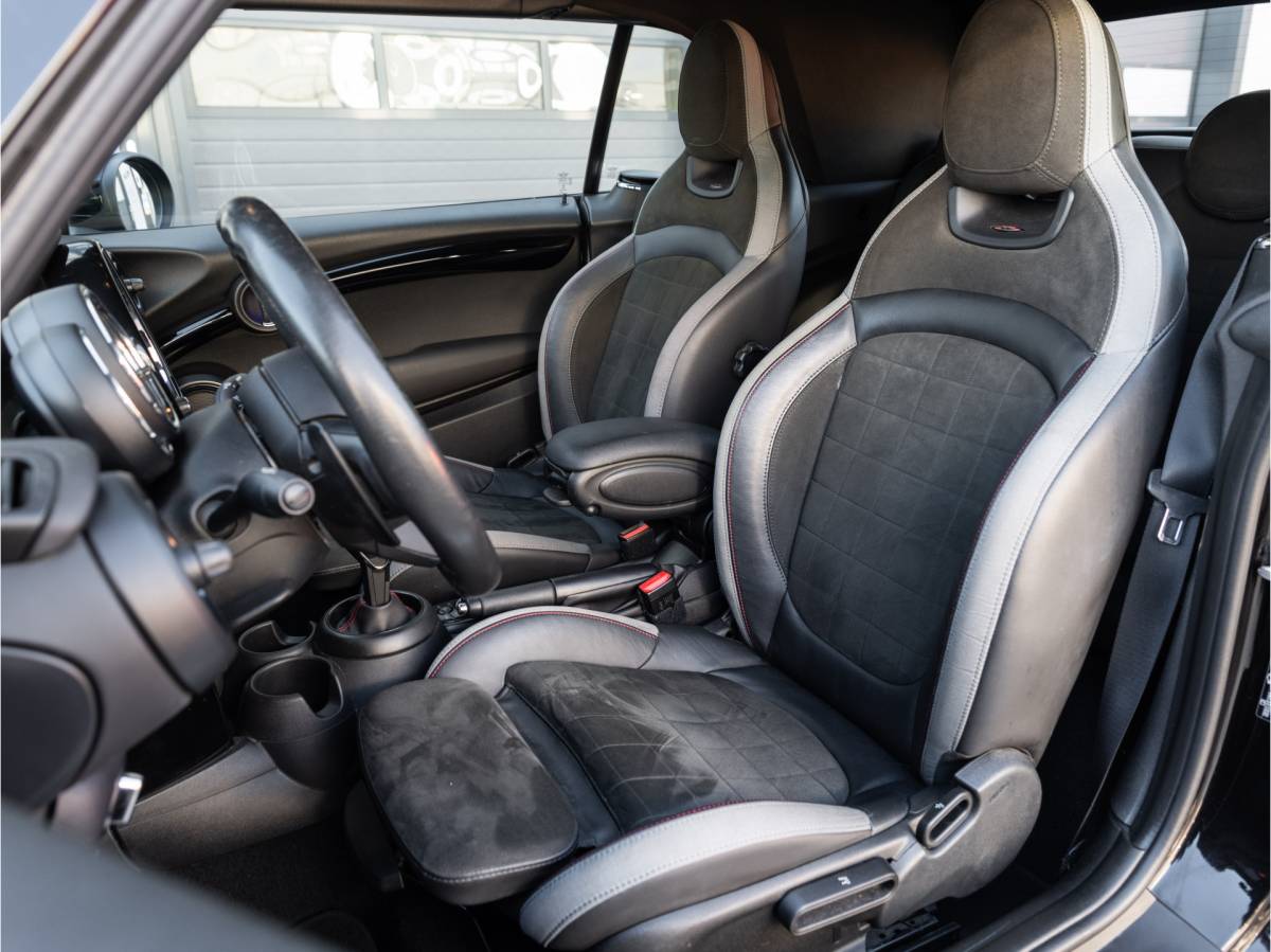 MINI Cooper S Cabrio MINI Mini Cabrio 2.0 Cooper S JCW SPORTSTOELEN, 18INCH, ADAPT CRUISE, AUTOMAAT