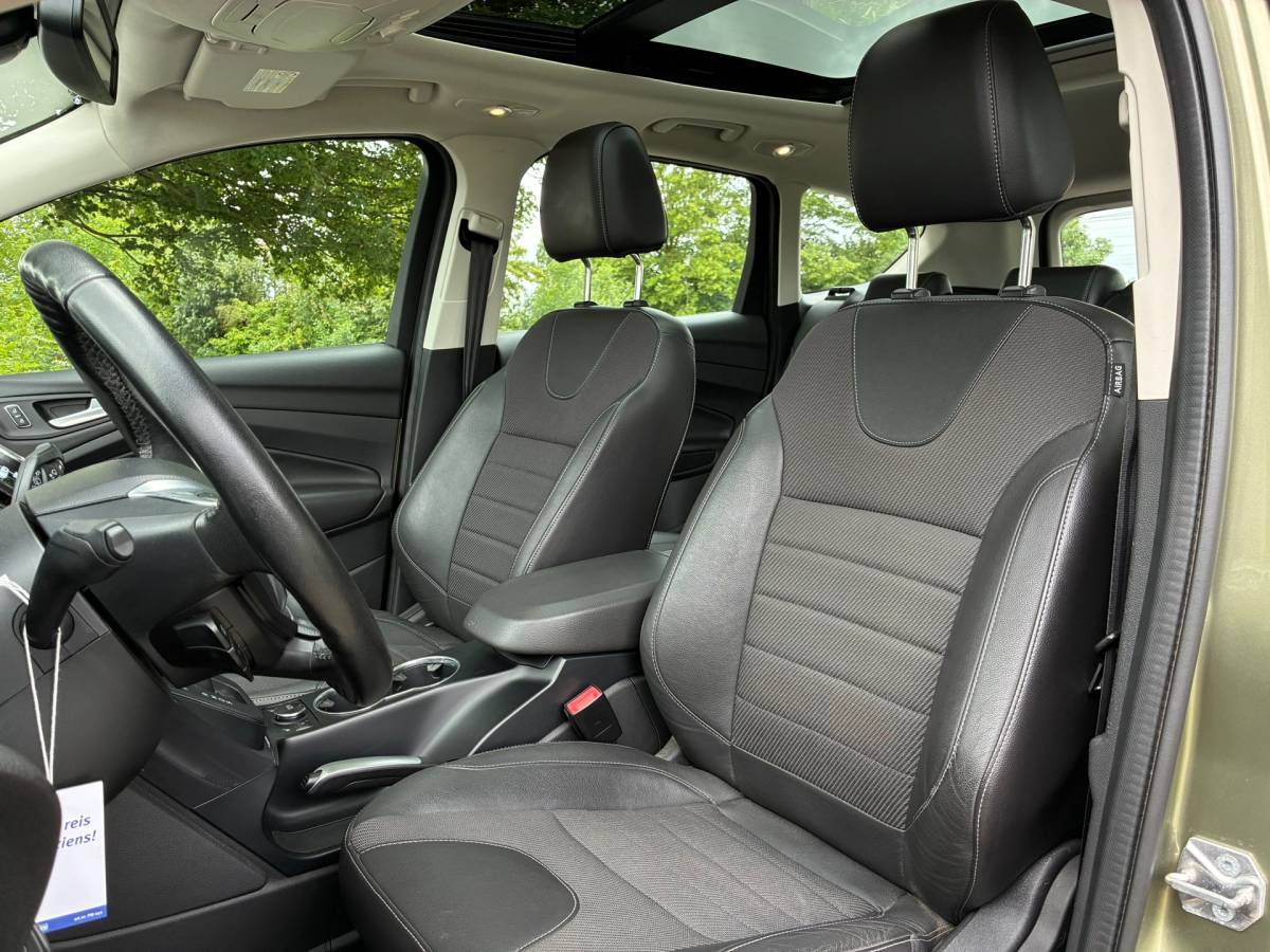 Ford Kuga Ford Kuga 1.6 Titanium 4WD | Automaat | Pano/schuif dak + Leder nu €13.975,-!!