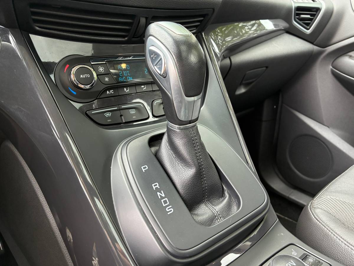 Ford Kuga Ford Kuga 1.6 Titanium 4WD | Automaat | Pano/schuif dak + Leder nu €13.975,-!!