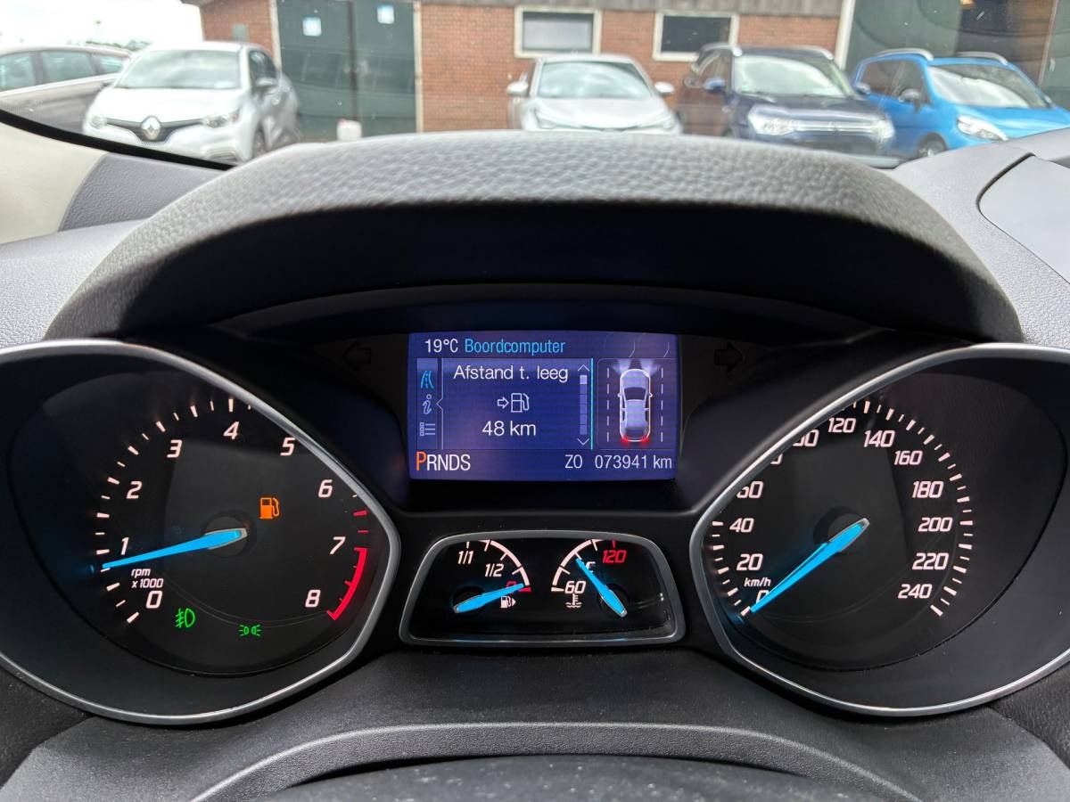 Ford Kuga Ford Kuga 1.6 Titanium 4WD | Automaat | Pano/schuif dak + Leder nu €13.975,-!!