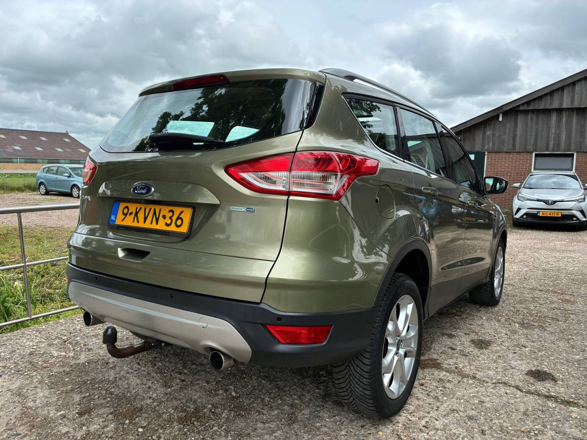 Ford Kuga Ford Kuga 1.6 Titanium 4WD | Automaat | Pano/schuif dak + Leder nu €13.975,-!!