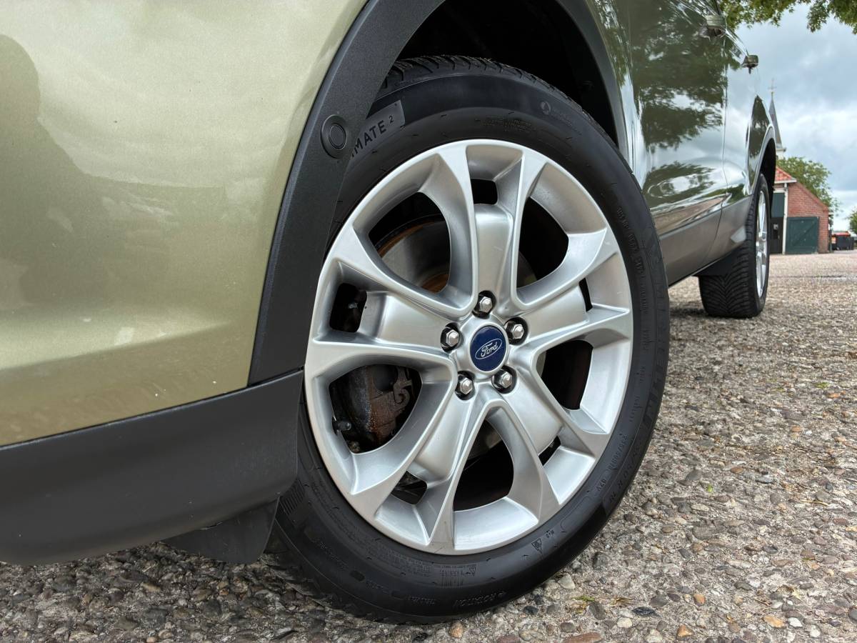 Ford Kuga Ford Kuga 1.6 Titanium 4WD | Automaat | Pano/schuif dak + Leder nu €13.975,-!!