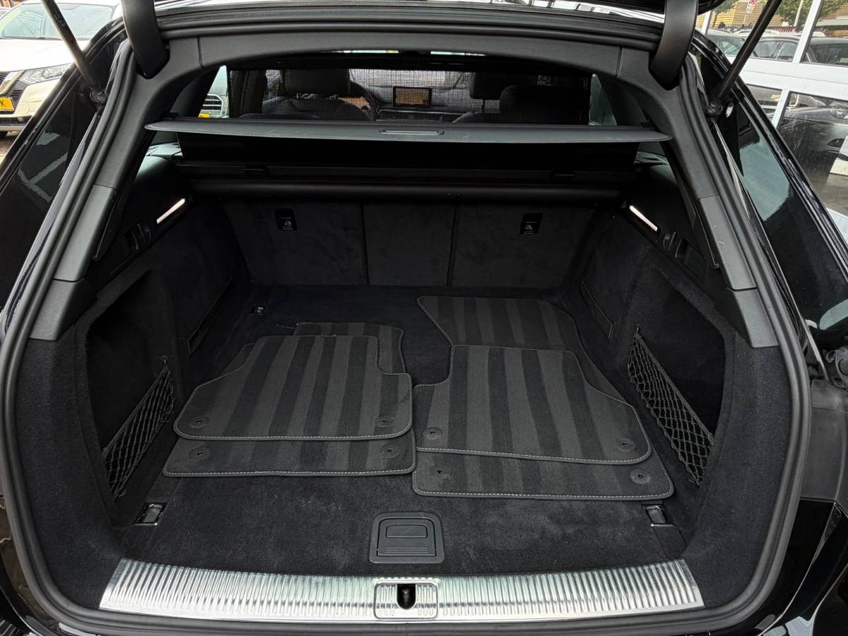 Audi A4 Audi A4 AVANT 1.4 TFSI 150pk Sport S-line black edition / Pano