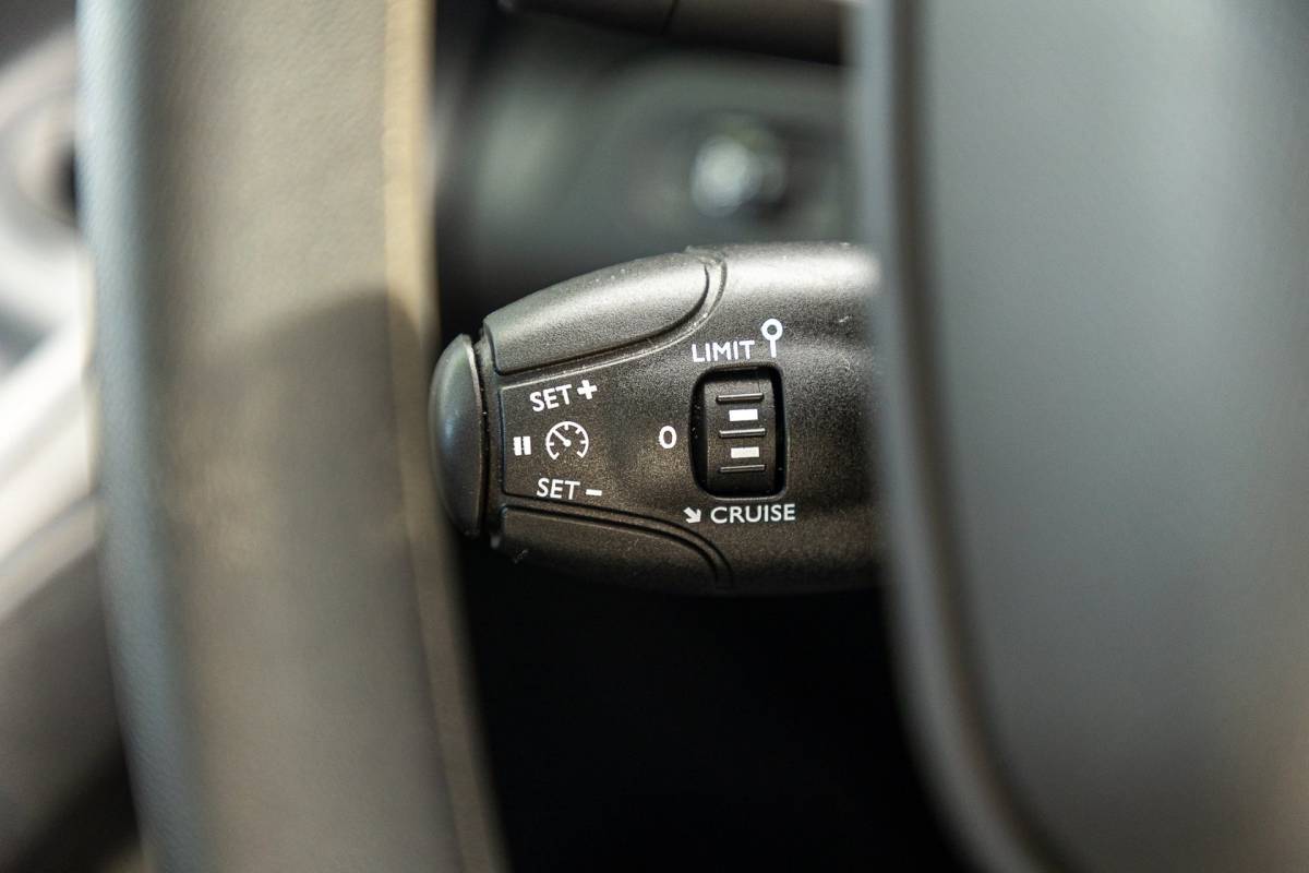 Peugeot Partner Peugeot Partner 1.5 BlueHDI Premium Kasteninrichting I Airco I Cruise I Apple I Android I Parkeersensoren