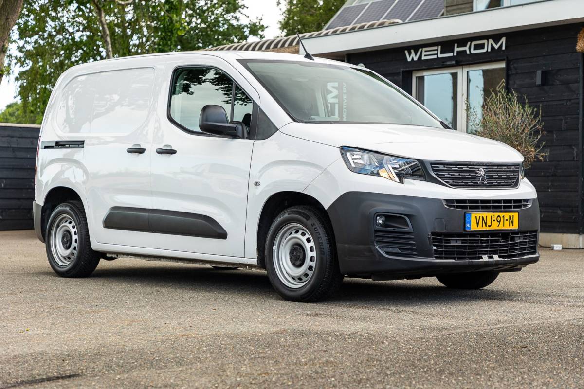 Peugeot Partner Peugeot Partner 1.5 BlueHDI Premium Kasteninrichting I Airco I Cruise I Apple I Android I Parkeersensoren