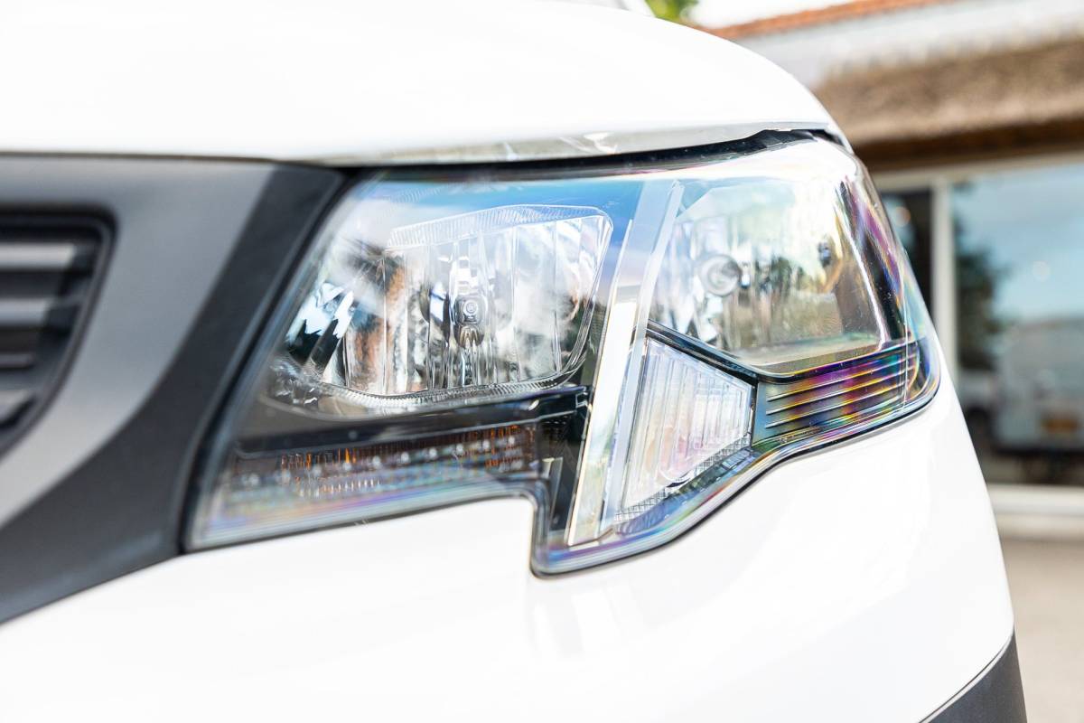 Peugeot Partner Peugeot Partner 1.5 BlueHDI Premium Kasteninrichting I Airco I Cruise I Apple I Android I Parkeersensoren