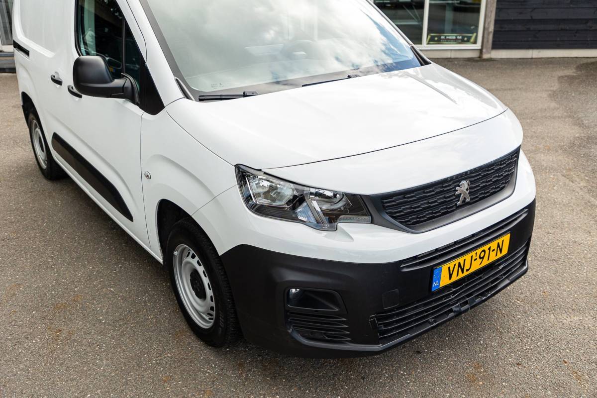 Peugeot Partner Peugeot Partner 1.5 BlueHDI Premium Kasteninrichting I Airco I Cruise I Apple I Android I Parkeersensoren