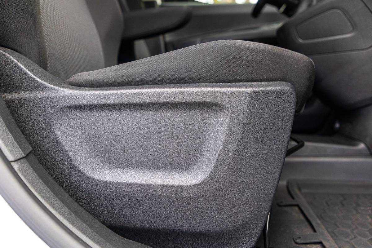 Peugeot Partner Peugeot Partner 1.5 BlueHDI Premium Kasteninrichting I Airco I Cruise I Apple I Android I Parkeersensoren