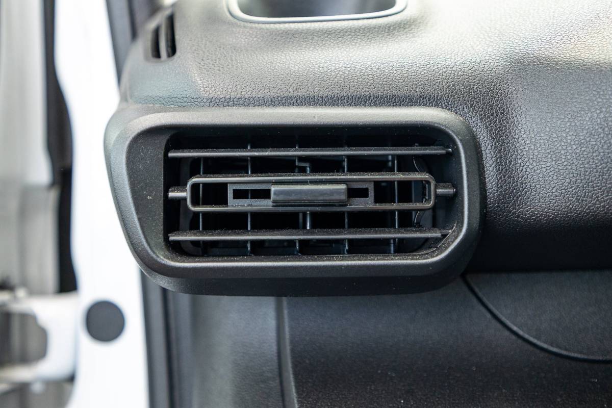 Peugeot Partner Peugeot Partner 1.5 BlueHDI Premium Kasteninrichting I Airco I Cruise I Apple I Android I Parkeersensoren