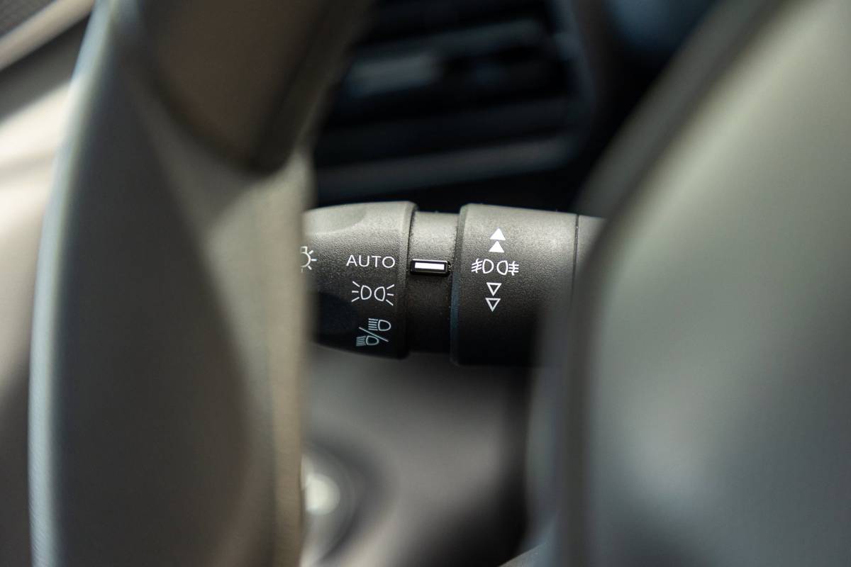 Peugeot Partner Peugeot Partner 1.5 BlueHDI Premium Kasteninrichting I Airco I Cruise I Apple I Android I Parkeersensoren