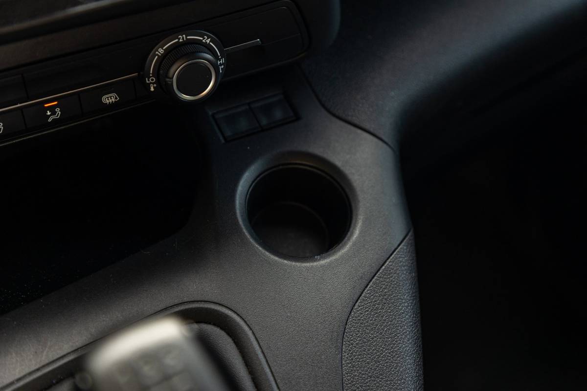 Peugeot Partner Peugeot Partner 1.5 BlueHDI Premium Kasteninrichting I Airco I Cruise I Apple I Android I Parkeersensoren