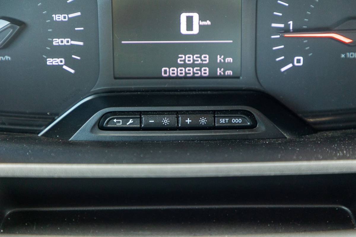 Peugeot Partner Peugeot Partner 1.5 BlueHDI Premium Kasteninrichting I Airco I Cruise I Apple I Android I Parkeersensoren