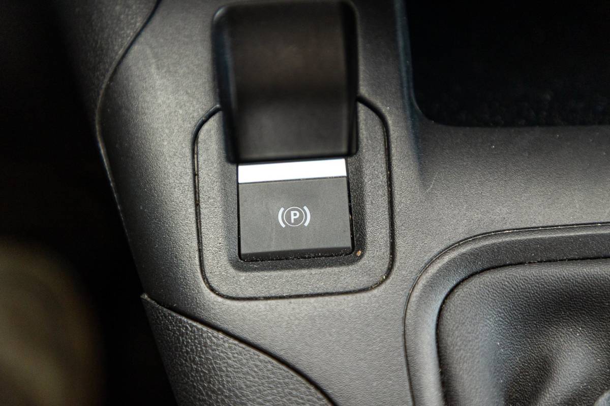 Peugeot Partner Peugeot Partner 1.5 BlueHDI Premium Kasteninrichting I Airco I Cruise I Apple I Android I Parkeersensoren