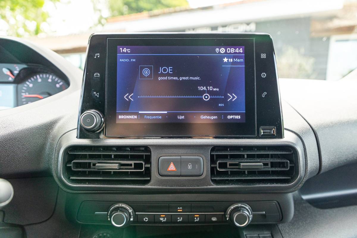 Peugeot Partner Peugeot Partner 1.5 BlueHDI Premium Kasteninrichting I Airco I Cruise I Apple I Android I Parkeersensoren