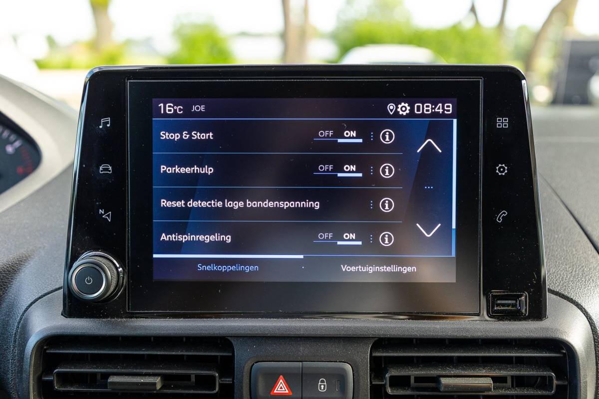 Peugeot Partner Peugeot Partner 1.5 BlueHDI Premium Kasteninrichting I Airco I Cruise I Apple I Android I Parkeersensoren