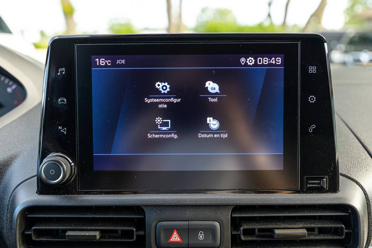 Peugeot Partner Peugeot Partner 1.5 BlueHDI Premium Kasteninrichting I Airco I Cruise I Apple I Android I Parkeersensoren