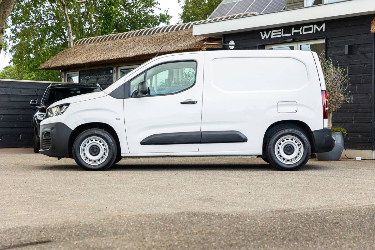 Peugeot Partner Peugeot Partner 1.5 BlueHDI Premium Kasteninrichting I Airco I Cruise I Apple I Android I Parkeersensoren