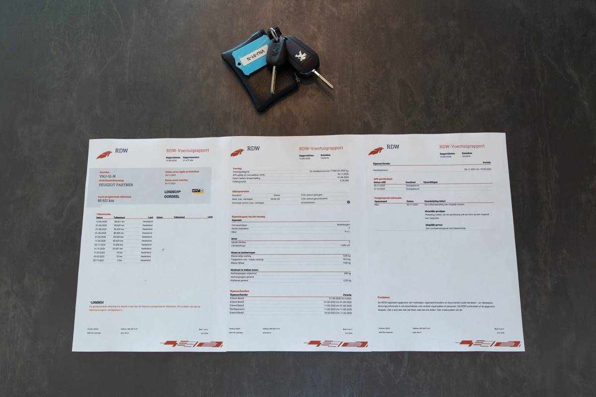 Peugeot Partner Peugeot Partner 1.5 BlueHDI Premium Kasteninrichting I Airco I Cruise I Apple I Android I Parkeersensoren