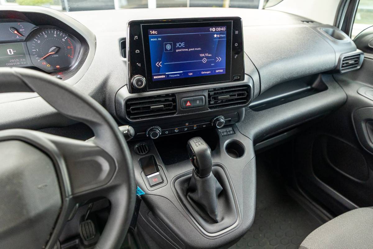 Peugeot Partner Peugeot Partner 1.5 BlueHDI Premium Kasteninrichting I Airco I Cruise I Apple I Android I Parkeersensoren